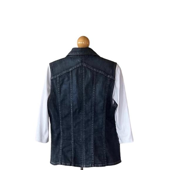 CHICO’S Platinum Denim Vest size 1 MED BLUE Wash Front & Side Pockets LIKE NEW! - Picture 2 of 9